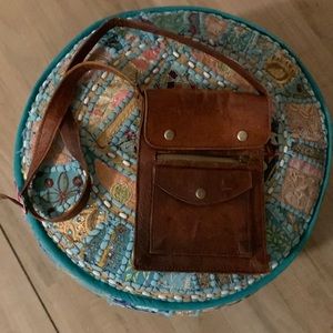 Vintage!  Antique map bag, great condition.  One strap was mended (shown)
